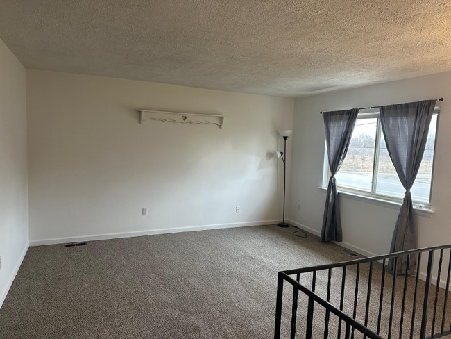 Photo - 620 London Rd