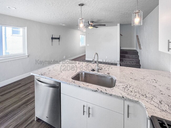 Photo - 105 E Park Ave