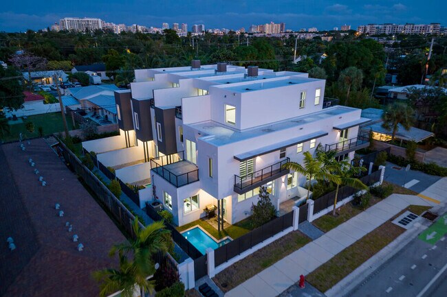 1222 NE 15th Ave