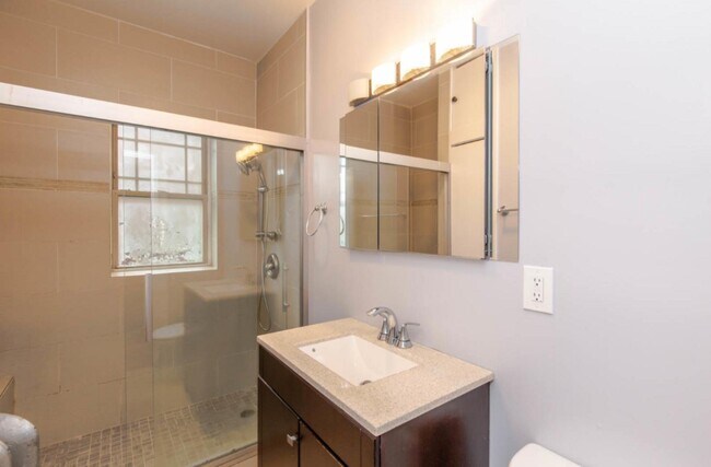 1337 W Touhy Ave Unit 3N