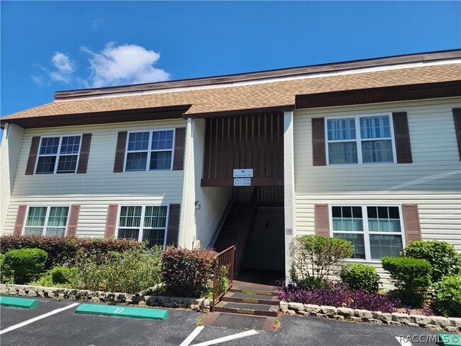 Building Photo - 2400 Forest Dr