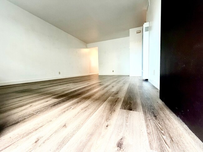 Building Photo - 1822 Francisco St Unit 5