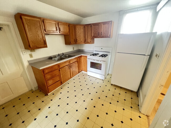 Building Photo - 1027 Rose St Rental