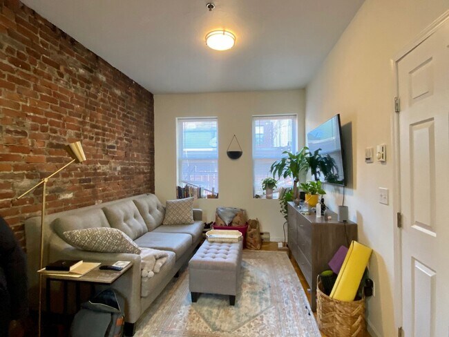 Photo - Nicely renovated 1 bed in the heart of the...