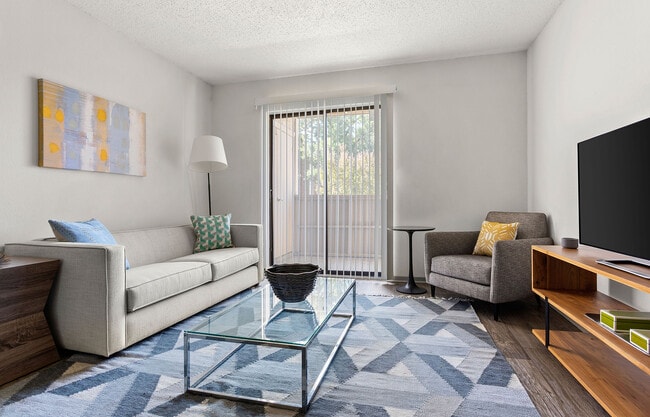 C242360_Calloway_1B1BModel_LivingRoom2_02-2_1