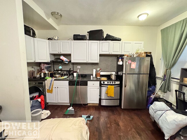 Photo - 3350 N Marshfield Ave Apartments Unit S