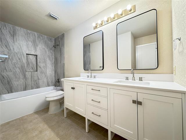 Photo - 528 Post Oak Ln