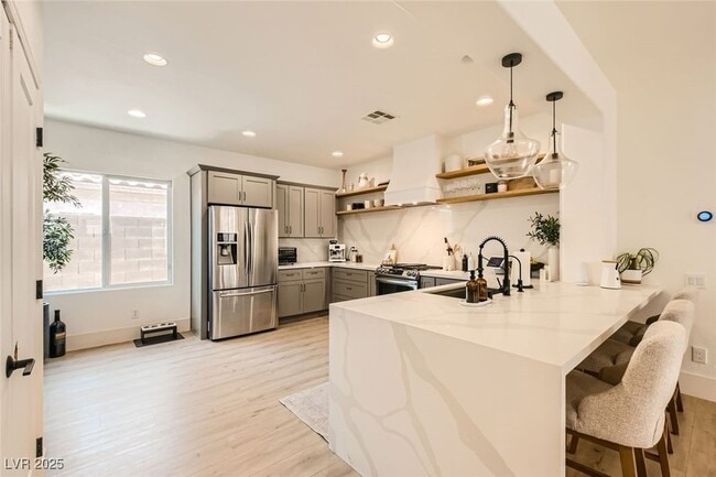 Building Photo - 2724 Mintlaw Ave