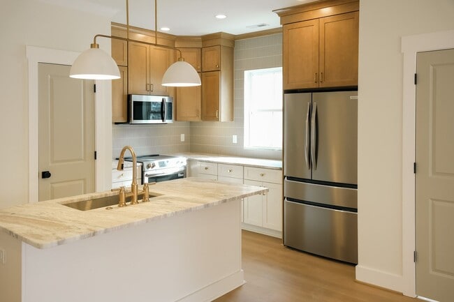 Building Photo - 207 S Calhoun St