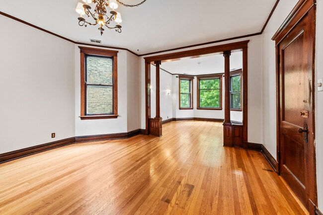 Building Photo - 2639 N Whipple St Rental
