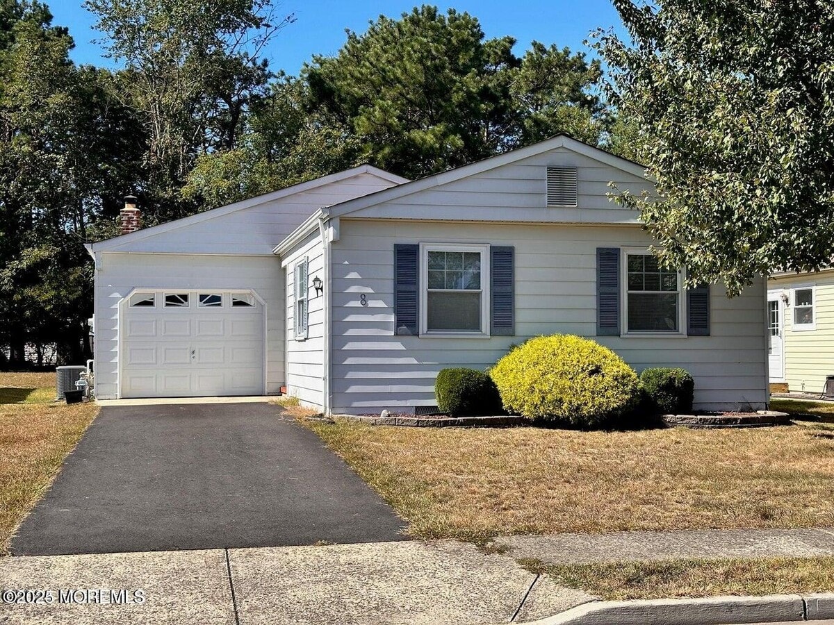 Photo - 8 Wakan Ct House
