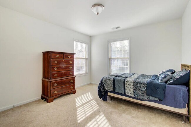 132 Carolina Wren Ave