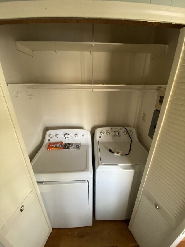 Photo - 6709 Rockwood Rd