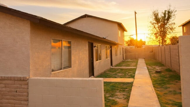 Building Photo - 6440 E Alder Ave Unit 101