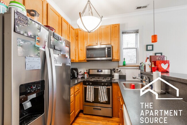 Photo - 1314 W Roscoe St Unit 1