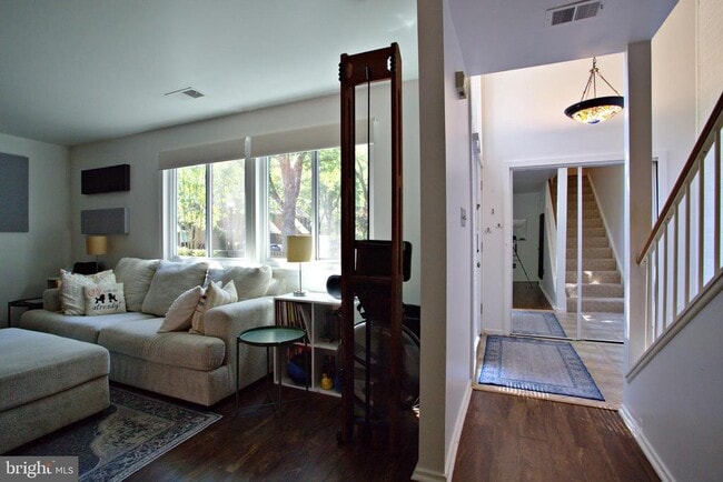 Building Photo - 1450 Greenmont Ct