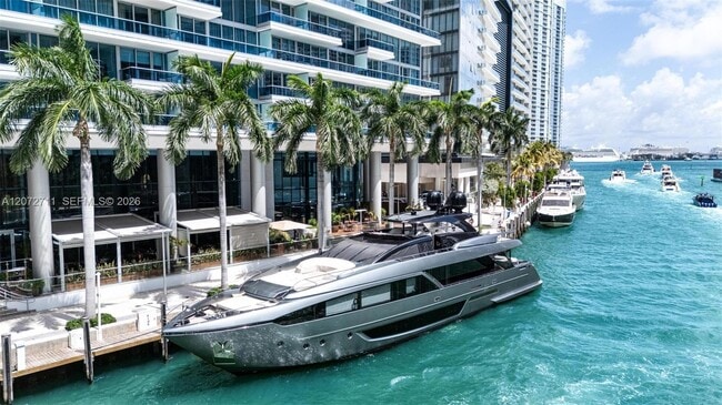 Building Photo - 200 Biscayne Blvd Way Unit 3311