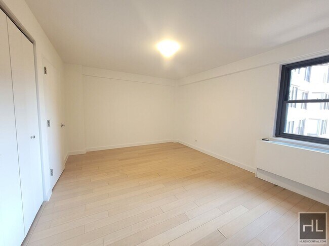 Photo - East 39th Street Unit 10G