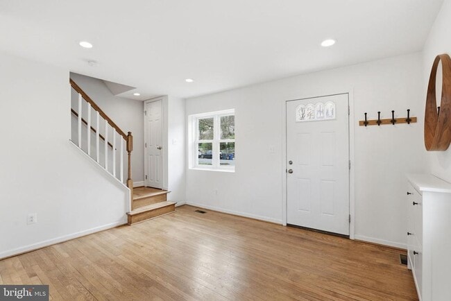 Building Photo - 2306 Riverview Terrace