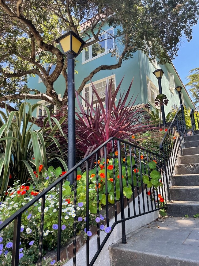 Photo - 118 Monte Cresta Avenue Unidad 118 Monte Cresta Ave