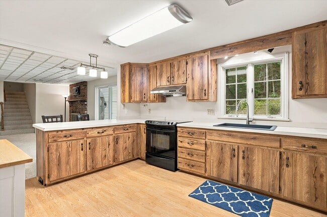 26 Louise Dr