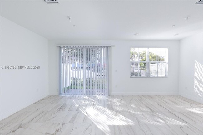 Photo - 17174 SW 2nd St