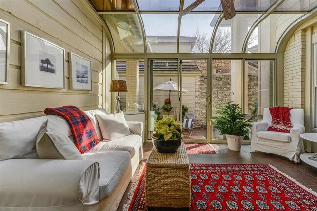 Photo - 4840 Twin Valley Dr