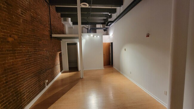 Photo - 252 Friend St Unidad 1