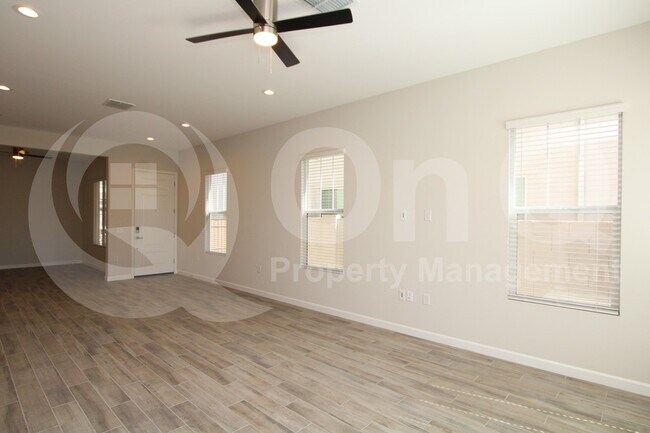 Photo - 17046 N 50th St