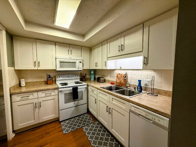 Photo - 413 Marjon Ave