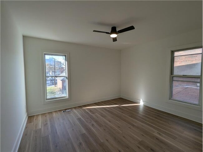 Photo - 619 Carpenter St