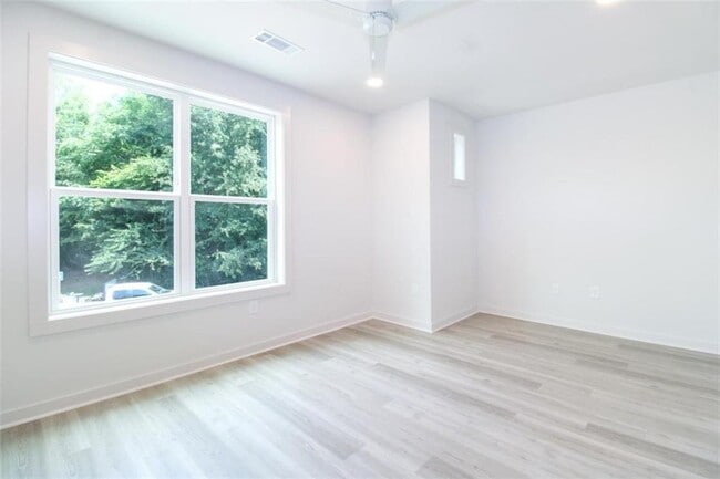 Photo - 260 Martha Dr