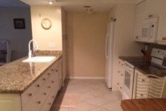 Open kitchen granite counters - 950 Egret Cir Unit 950 Egret Cr Delray Beach Rental
