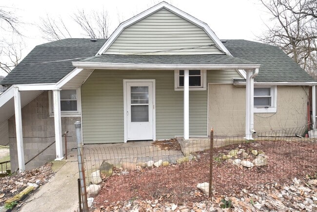 Building Photo - 1311 Montgomery Rd Unit 2 Rental