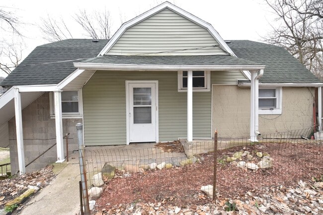 Building Photo - 1311 Montgomery Rd Unit 2 Rental