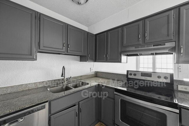 Photo - 4921 Miller Ave
