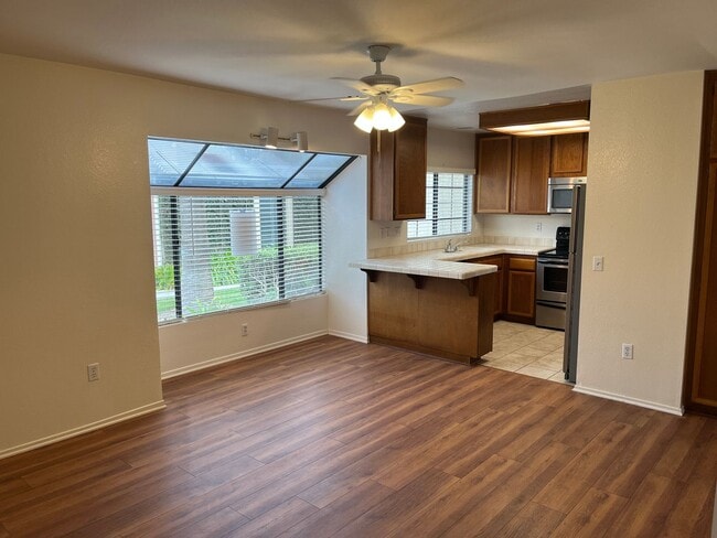 Spacious Dual-Master Condo! - Spacious Dual-Master Condo!