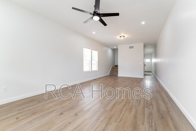 Photo - 851 N Rural St