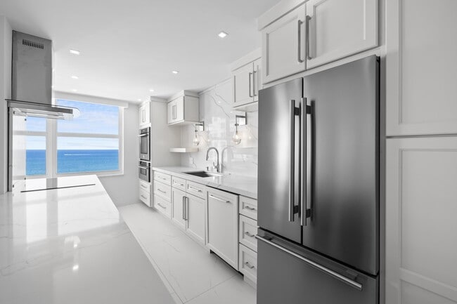 Building Photo - 4300 N Ocean Blvd Unit 15d