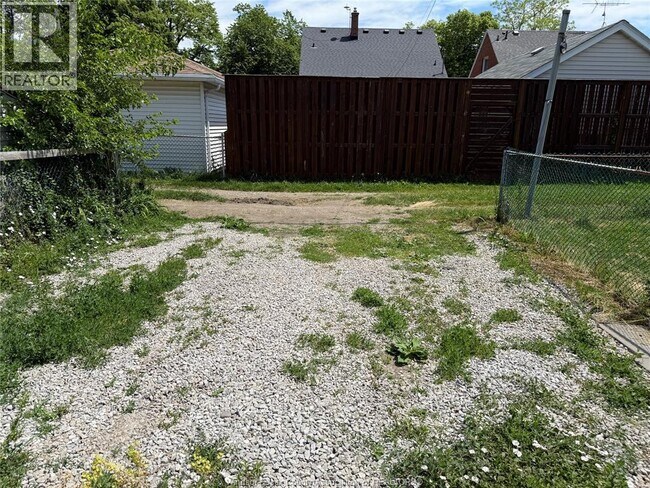 Photo - 1814 Cadillac St
