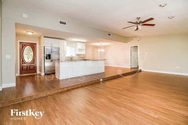 Photo - 1013 Taproot Dr