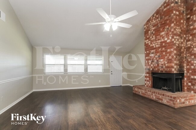 3818 Rosemont Dr
