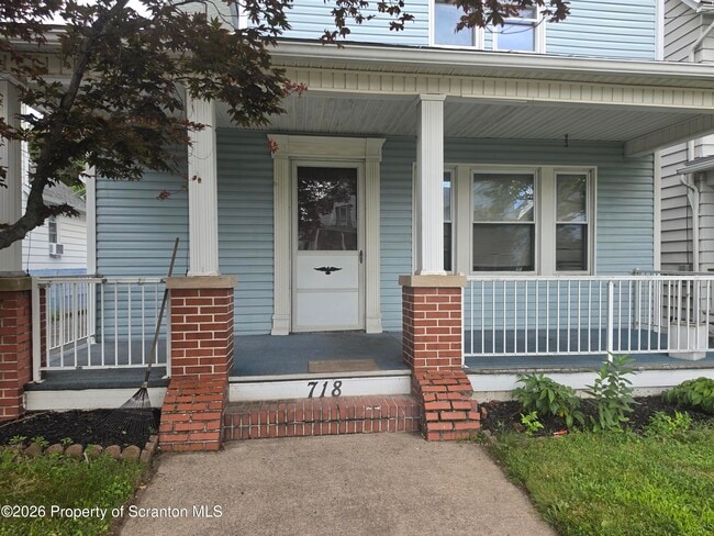 Photo - 718 Boulevard Ave