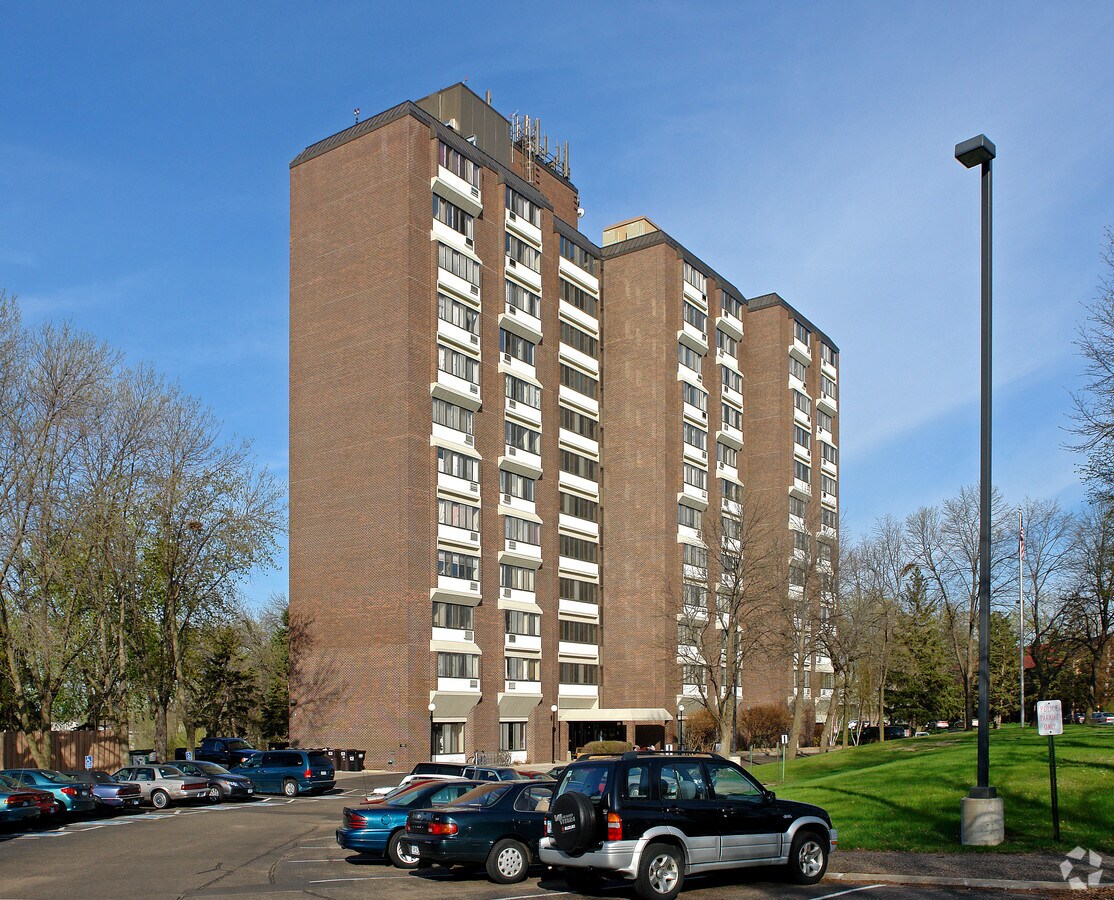 Cleveland Hi-Rise - Cleveland Hi-Rise Apartments