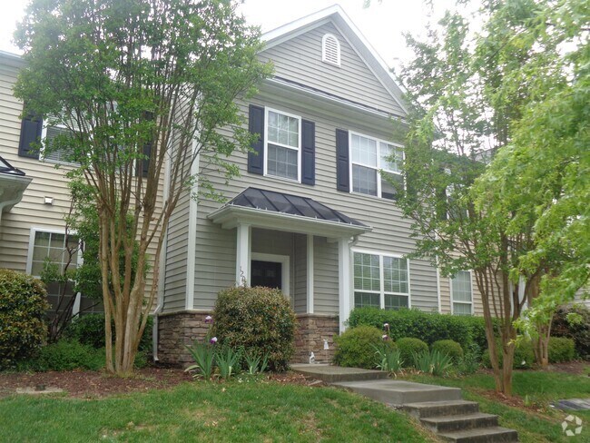 Building Photo - 1206 Maroon Dr Rental