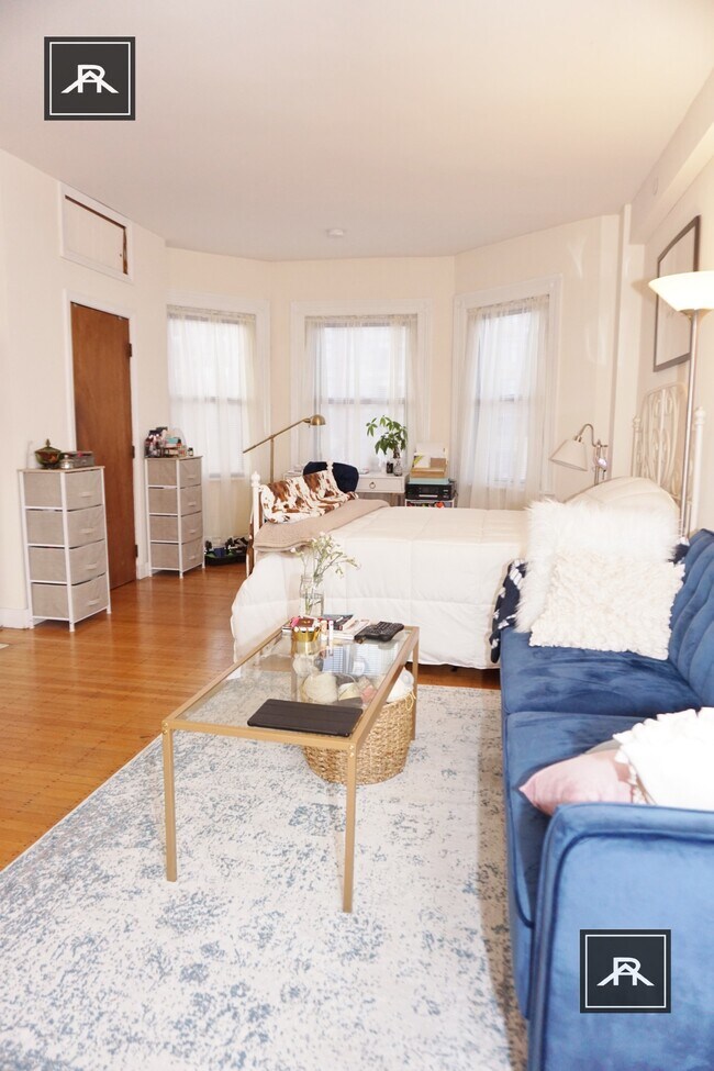 Photo - 901 Beacon St