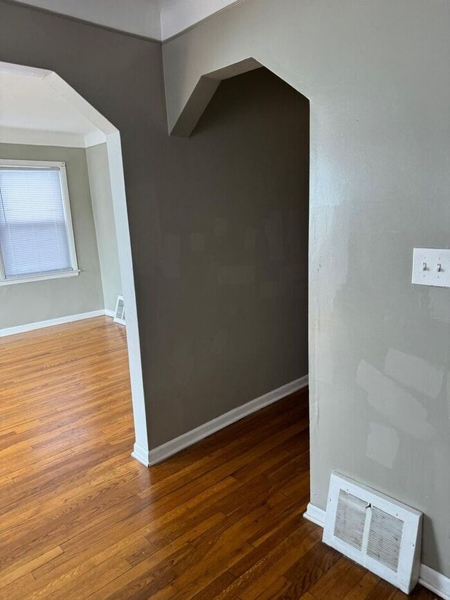 Photo - Beautiful Warren Home with Detached Garage...