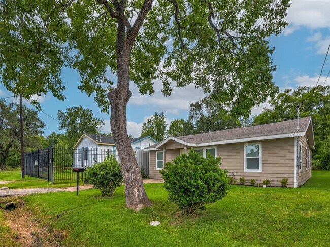 Photo - 7815 Jester St
