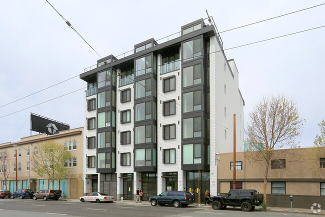 Photo - 870 Harrison St