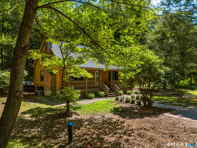 176 Lake Dr E